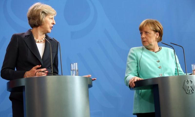 Μέρκελ σε Μέι: Μη σκεφτείς να καθυστερήσεις το Brexit!