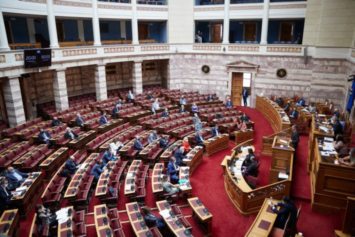 Υπερψηφίστηκε σε πρώτη ανάγνωση στις επιτροπές ο κλιματικός νόμος