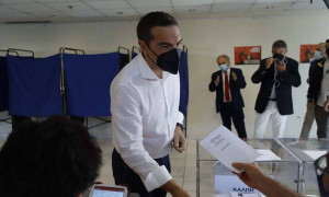 Τσίπρας: Να πάρουν οι πολίτες τον ΣΥΡΙΖΑ στα χέρια τους