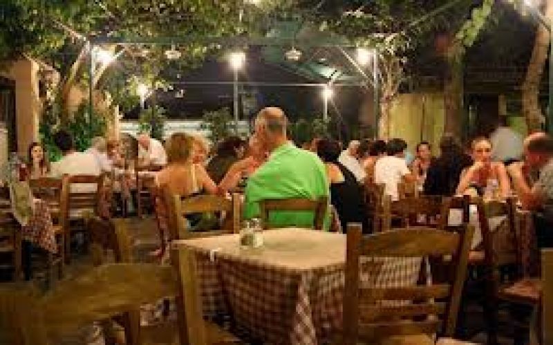 Υπ. Τουρισμού: Πολύ μεγάλη πρόκληση η μείωση του ΦΠΑ εστίασης