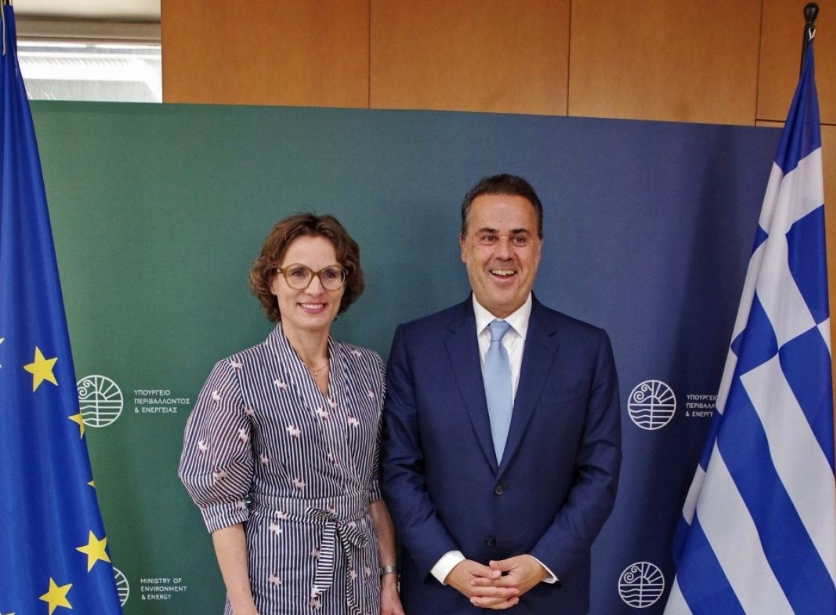 Συνάντηση Παπασταύρου με Ευρωπαία Επίτροπο Περιβάλλοντος: Η προστασία του περιβάλλοντος αφορά την καθημερινότητα