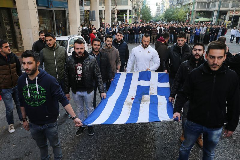 Σε εξέλιξη η πορεία προς την αμερικανική πρεσβεία