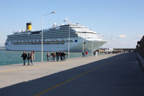 Δεν πιάνουν ελληνικά λιμάνια τα κρουαζιερόπλοια λόγω απεργίας