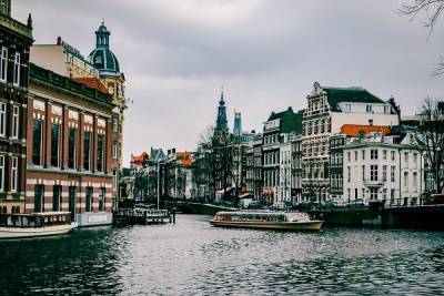 Ολλανδία: Βελτίωση των προβλέψεων για τη συρρίκνωση της οικονομίας
