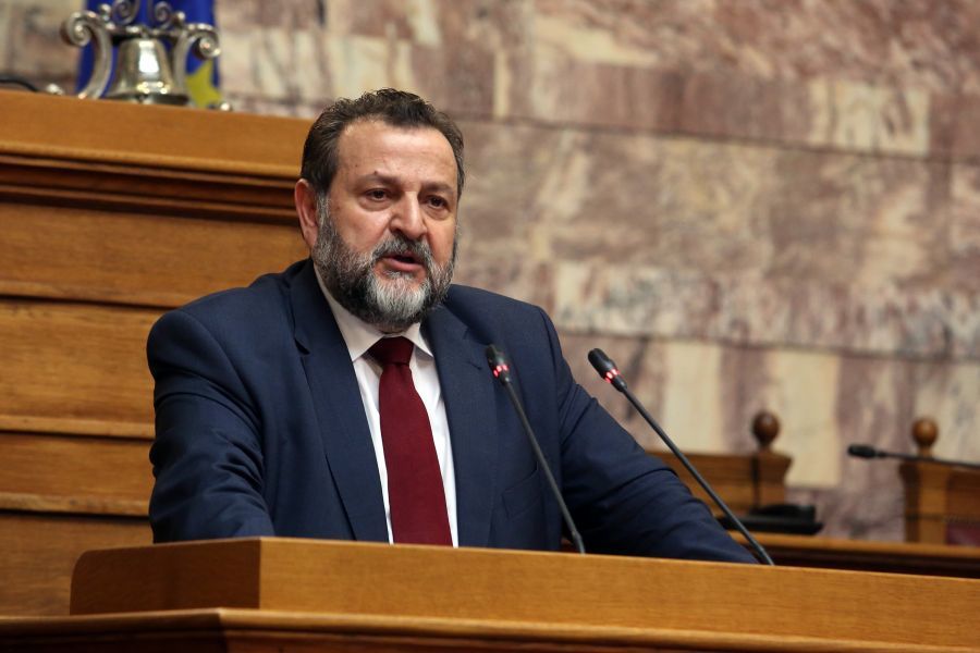 Η Φώφη βάζει στη Βουλή τον Κεγκέρογλου