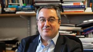 Μόσιαλος: Τα στοιχεία ερευνών για τη νέα υποπαραλλαγή της όμικρον