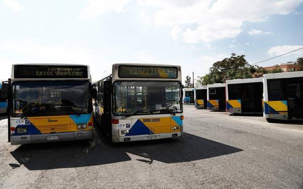 Ένδεκα τραυματίες από σύγκρουση λεωφορείων στο Αιγάλεω