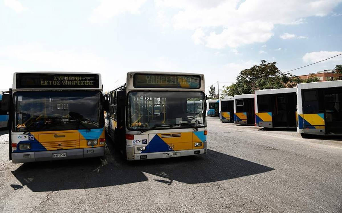 Ένδεκα τραυματίες από σύγκρουση λεωφορείων στο Αιγάλεω
