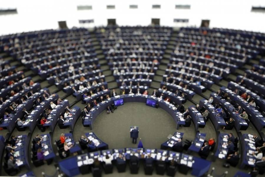 Ευρωκοινοβούλιο: Τέλη περιαγωγής- πλαστικές σακούλες τα «κατορθώματα» του!