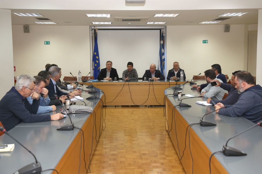Μέτρα στήριξης ζητούν ελαιοτριβείς, έμποροι και τυποποιητές του κρητικού ελαιόλαδου