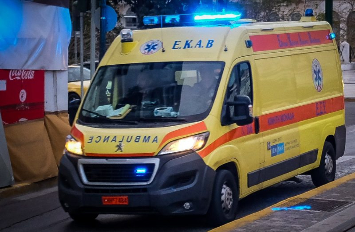 Κατέρρευσε υπό κατασκευή γέφυρα στα Μέγαρα- Τραυματίστηκε χειριστής μηχανήματος