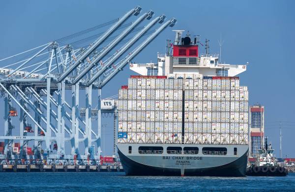 Λιμάνια της Καλιφόρνιας: Αυξάνονται τα πλοία σε αναμονή για αγκυροβόλιο