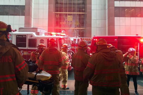 Ελικόπτερο συνετρίβη σε κτίριο της Νέας Υόρκης