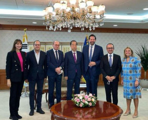 Κουντουρά: Συναντήσεις με τον πρωθυπουργό και υπουργούς της Νοτίου Κορέας