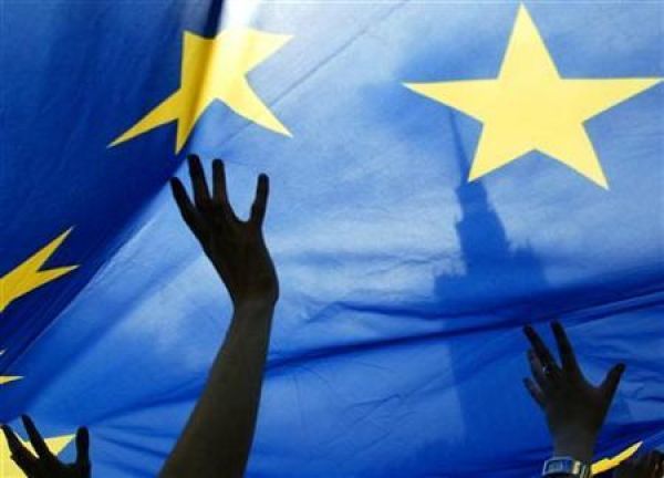 Κομισιόν: Ελληνική «πρωτιά» στις σκέψεις των πολιτών για μετανάστευση