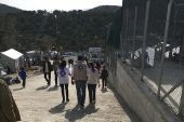 Απεργία εργαζομένων στον καταυλισμό της Μόρια