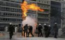 Απεργία-Επεισόδια: Μολότοφ και χημικά στην Αθήνα-Τρεις τραυματίες