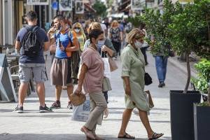 Η απειλή του lockdown επαναφέρει τα μέτρα στήριξης αγοράς-εργασίας