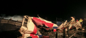 Σύγκρουση τρένων: Συγκλονιστικές μαρτυρίες από επιβάτες (videos)