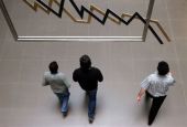 To private banking στέλνει λεφτά στο Χ.Α