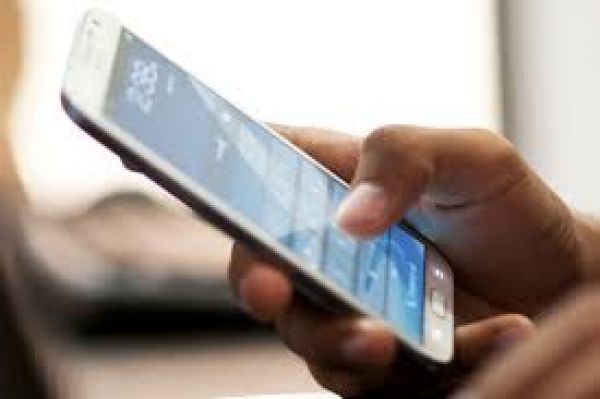 Περισσότεροι άνθρωποι θα έχουν κινητό παρά τραπεζικό λογαριασμό το 2021