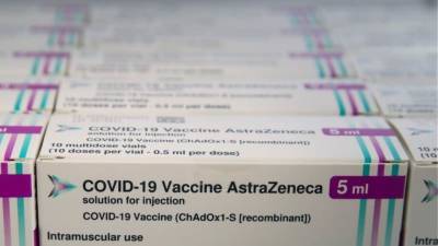EMA:Πιθανή, αλλά σπάνια η σχέση του εμβολίου AstraZeneca με θρομβώσεις