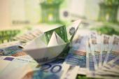 ΕΛΣΤΑΤ : Στα 1.509,39 ευρώ μειώθηκε η μέση μηνιαία δαπάνη των νοικοκυριών