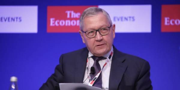 Ρέγκλινγκ: Οι επενδυτές βλέπουν πλέον πιο θετικά την Ευρώπη