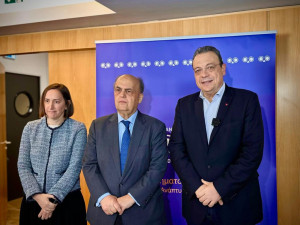 Φάμελλος: Η κερδοσκοπία των τραπεζών να μην εμποδίζει την ανάπτυξη