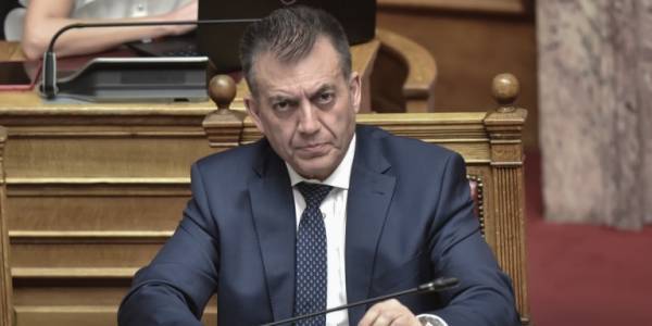 Βρούτσης: Στα σκαριά σχέδιο δράσης για τους εργαζόμενους σε ξενοδοχεία-επισιτισμό