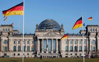 FAZ: Ο κορονοϊός θα καθυστερήσει τον γερμανικό προϋπολογισμό