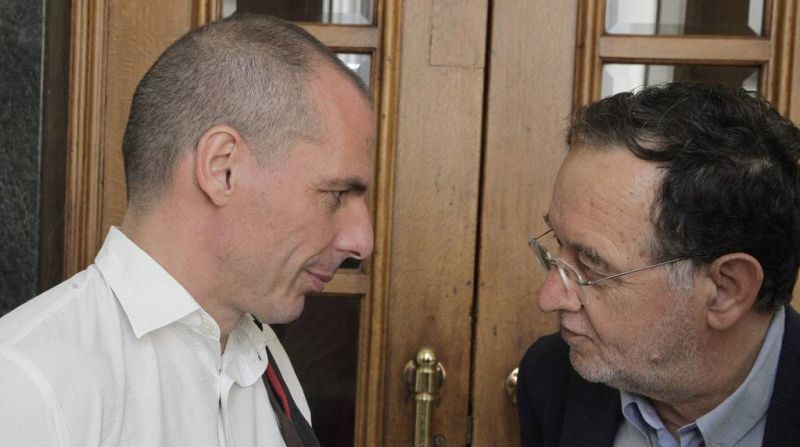 Σάλος από τις αποκαλύψεις Βαρουφάκη-Λαφαζάνη: Τα 16 δισ. ευρώ, τα ΑΤΜ και το Γουδί