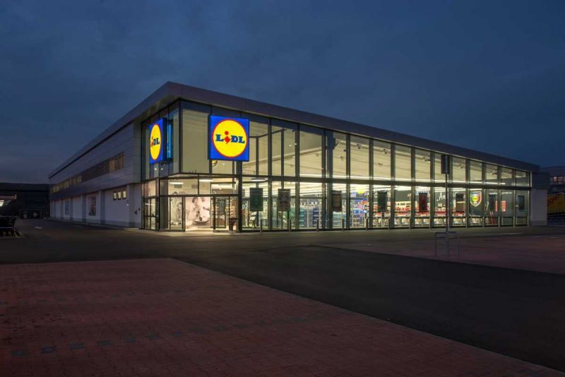 Τουρισμός και νέες συνήθειες φέρνουν τη Lidl στο νότο και στο κέντρο των πόλεων
