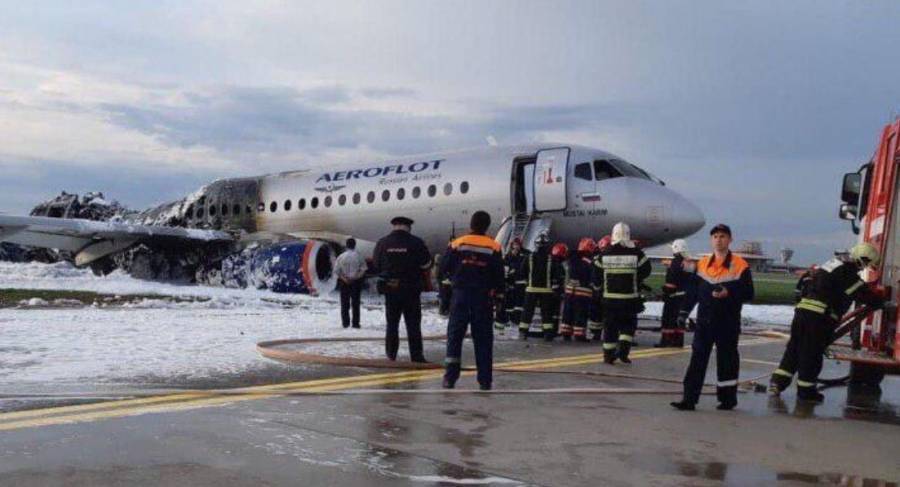Ρωσία: Το αεροσκάφος της Aeroflot χτυπήθηκε από κεραυνό