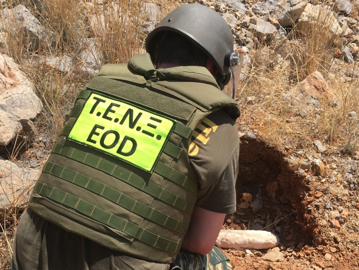 Απομακρύνθηκε το βλήμα στο Παλαιό Φάληρο - Αποκαταστάθηκε η κυκλοφορία