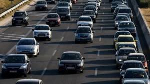 ΥΠΟΙΚ: Τροπολογία για τέλη κυκλοφορίας με το μήνα-απαλλαγή ενοικίων Απριλίου