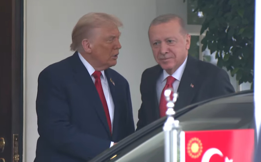 Ανάλυση Bloomberg για τη συνάντηση Τραμπ - Ερντογάν: «Σύνδεση» του ρωσικού πετρελαίου με τα F-35