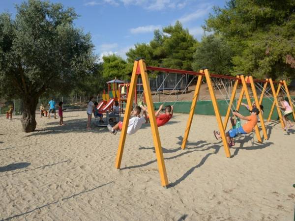 ΟΑΕΔ: Αναρτήθηκαν οι προσωρινοί πίνακες για τις παιδικές κατασκηνώσεις