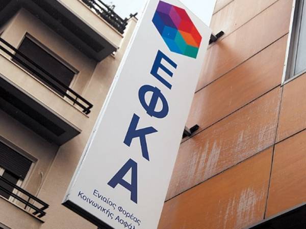 Δέσμευση Χατζηδάκη: Χωρίς καθυστερήσεις η καταβολή εθνικής σύνταξης