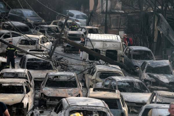 Διάλογοι αγωνίας στους ασυρμάτους της Τροχαίας