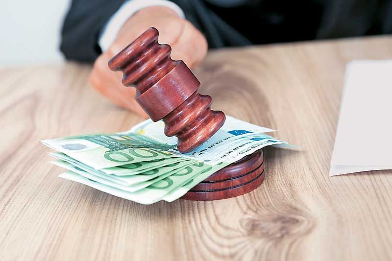 Τον υποχρεωτικό θεσμό διαμεσολάβησης για τα υπερχρεωμένα νοικοκυριά "φέρνει" το 2014
