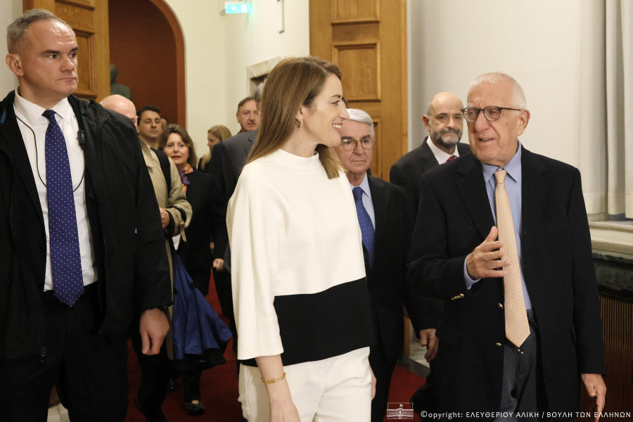 «Όχι» σε περικοπές στους αγρότες – «Όχι» σε διαιρεμένη Κύπρο: Τα μηνύματα Κακλαμάνη και Μέτσολα