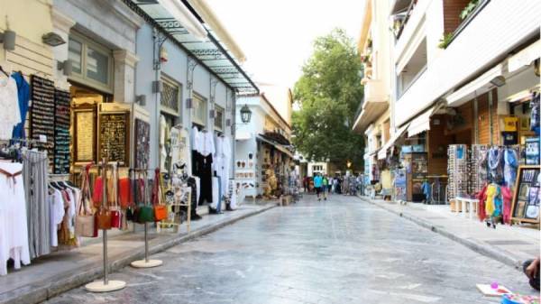 «Ζωντανεύει» το λιανεμπόριο- Ουρές και ψώνια (video)