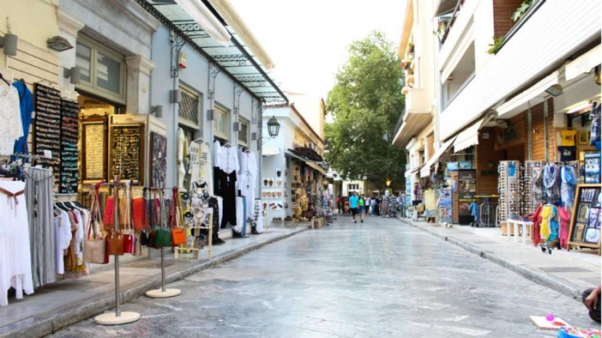 «Ζωντανεύει» το λιανεμπόριο- Ουρές και ψώνια (video)