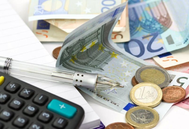 Θύελλα αντιδράσεων για έμμεσους φόρους και υπερ-ταμείο