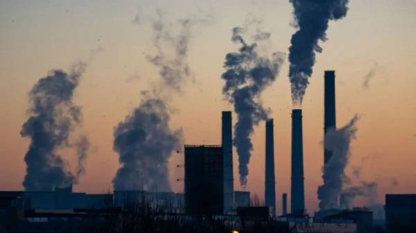 EDFI: Πρόθεση τερματισμού της χρηματοδότησης των επενδύσεων στα ορυκτά καύσιμα