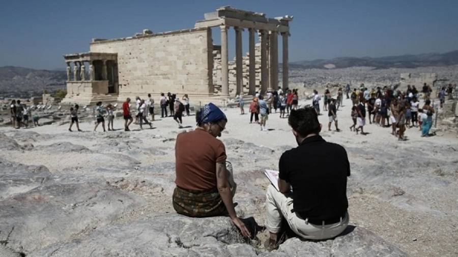 Γερμανικός Τύπος: Ελπιδοφόρα μηνύματα για τον τουρισμό από την Ελλάδα