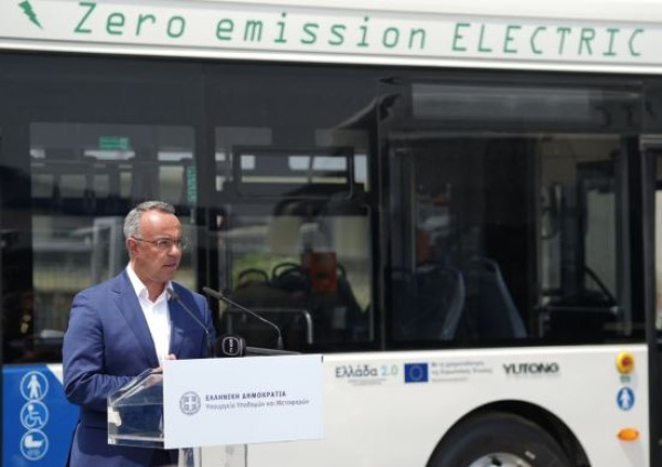 Σταϊκούρας: Με τα ηλεκτρικά λεωφορεία ανανεώνεται το 1/3 του ΟΑΣΘ