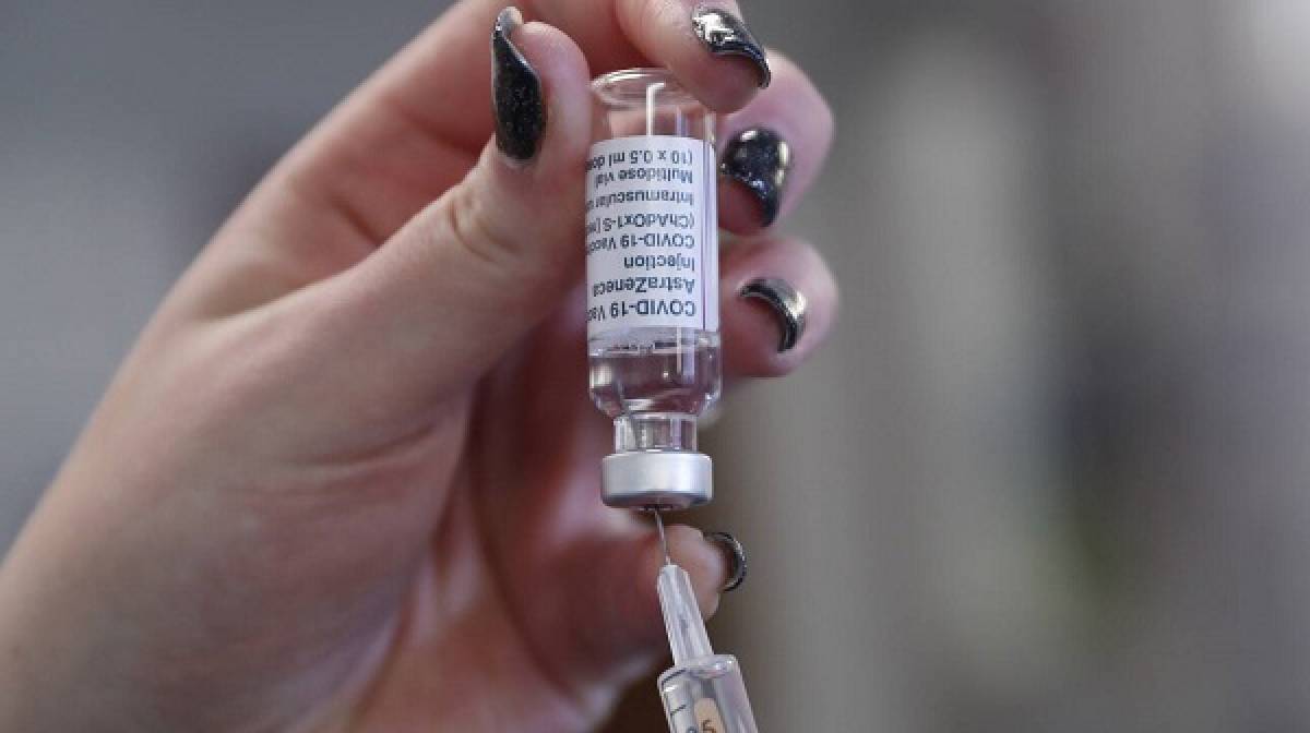ΕΟΦ για AstraZeneca: Προσωρινό πόρισμα για τις θρομβώσεις στην Κρήτη