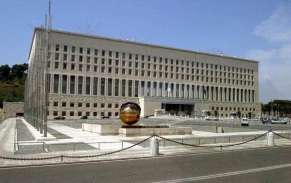 Ιταλικό ΥΠΕΞ: Αποφύγετε τα ταξίδια στο εξωτερικό